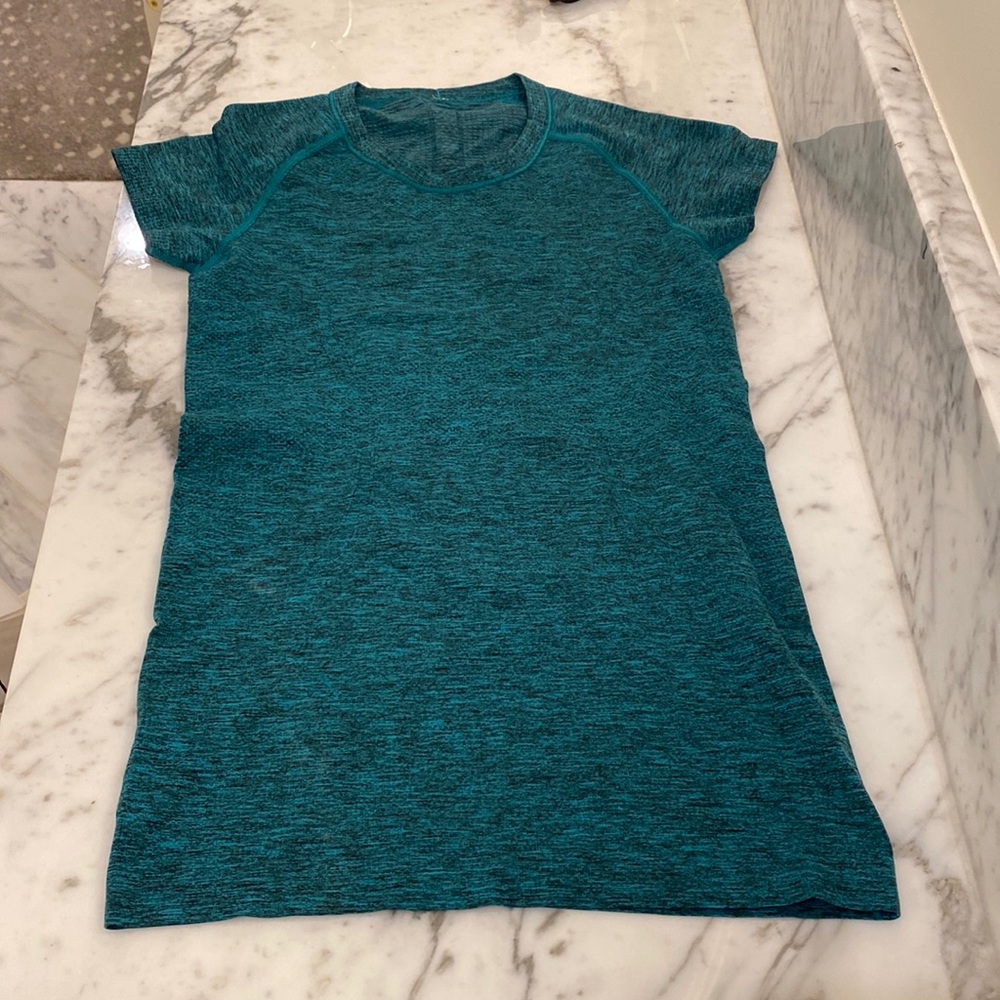 Lululemon like new swiftly tech crew neck shirt 6 marled green black